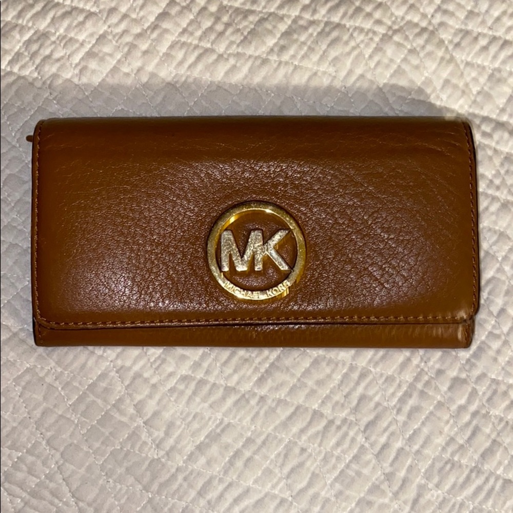 Micheal Kors Womens Fulton Carryall Leather Wallet